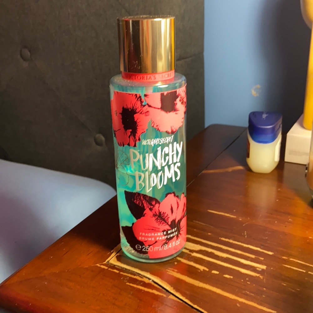 Punchy Blooms: Victoria Secret